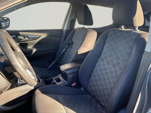 Used 2020 Nissan Rogue Sport SV image 25