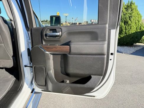 Used 2023 GMC Sierra 2500 SLT w/ SLT Premium Package image 19