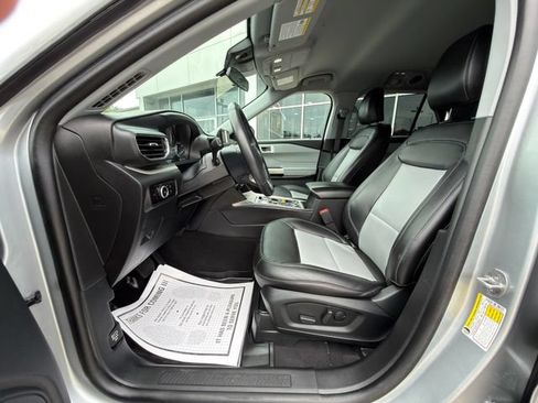 Used 2023 Ford Explorer XLT w/ Equipment Group 202A AWD/4WD image 22