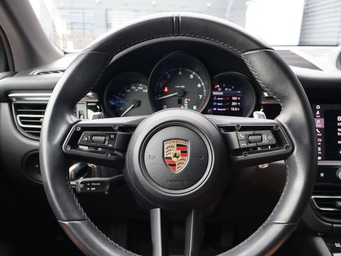 Used 2022 Porsche Macan AWD/4WD image 16