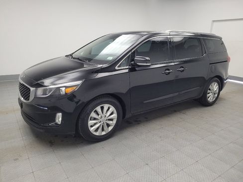 Used 2018 Kia Sedona EX image 2