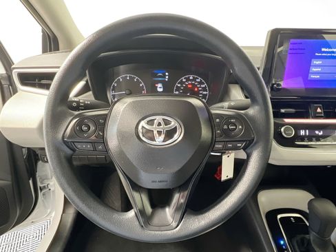 Used 2025 Toyota Corolla LE image 17