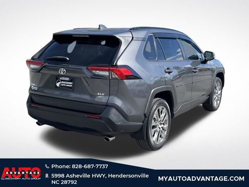Used 2020 Toyota RAV4 XLE Premium image 3