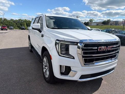 Used 2024 GMC Yukon SLT w/ SLT Luxury Package AWD/4WD image 8