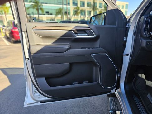 Used 2022 Chevrolet Silverado 1500 LT AWD/4WD image 19