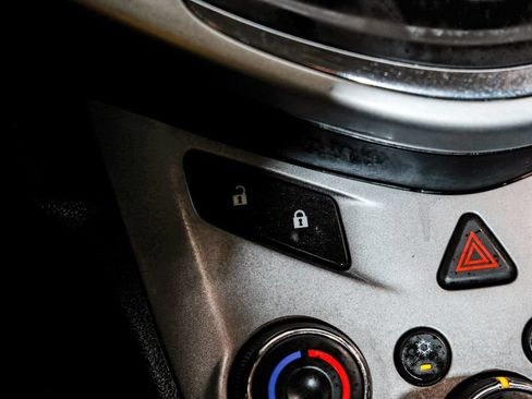 Used 2020 Chevrolet Sonic LT FWD image 27