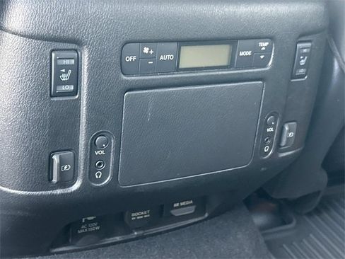 Used 2019 Nissan Armada Platinum w/ Captain's Chairs Package image 24