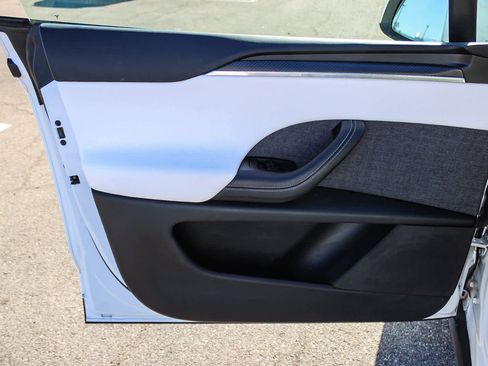 Used 2022 Tesla Model X Plaid image 22