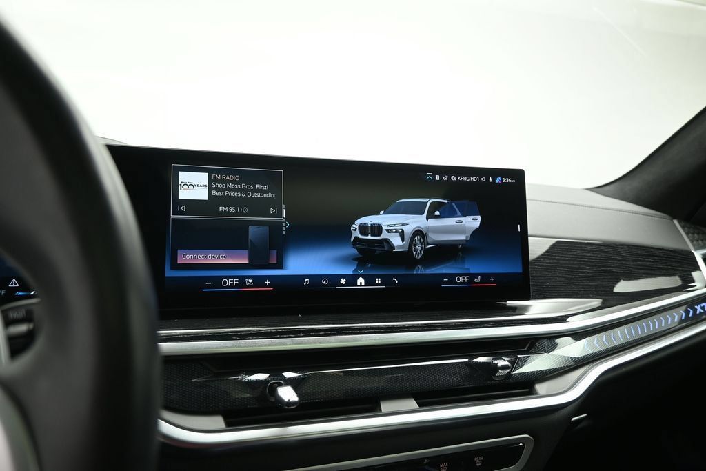 Used 2025 BMW X7 xDrive40i w/ M Sport Package AWD/4WD image 13