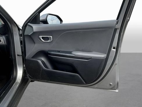Used 2025 Kia K4 FWD image 29