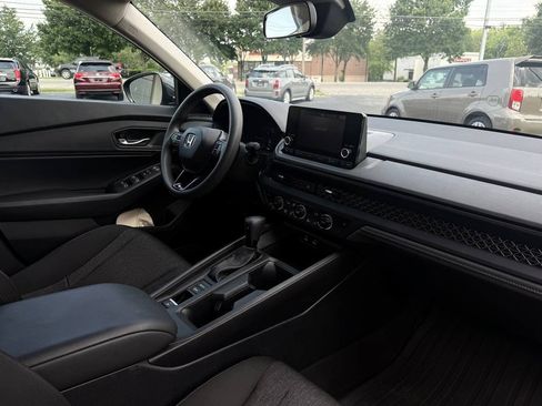 Used 2024 Honda Accord EX image 19