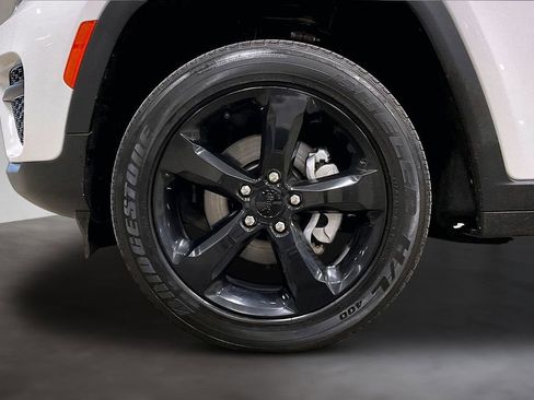Used 2023 Jeep Grand Cherokee Altitude AWD/4WD image 33