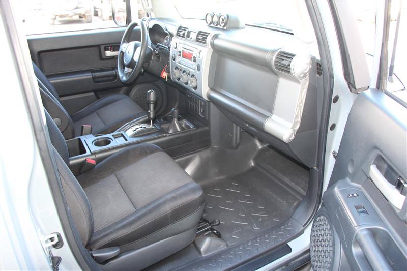 Used 2014 Toyota FJ Cruiser 4WD w/ Convenience Package image 10