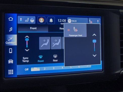 Used 2023 Chrysler Voyager LX image 20