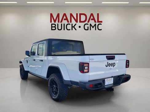 Used 2024 Jeep Gladiator Sport image 9