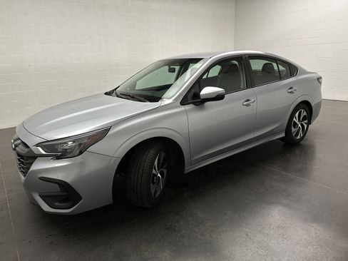 Used 2025 Subaru Legacy Premium AWD/4WD image 4