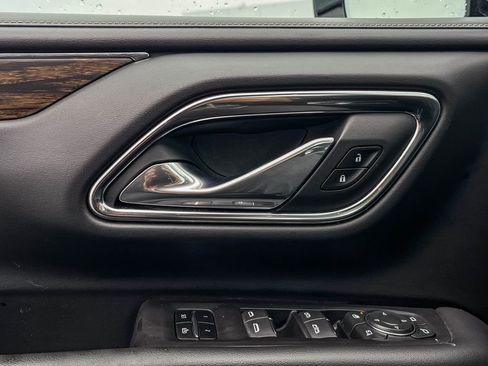 Used 2023 Chevrolet Suburban Premier image 45