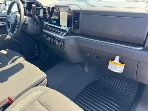 Used 2025 Chevrolet Silverado 1500 LT AWD/4WD image 5