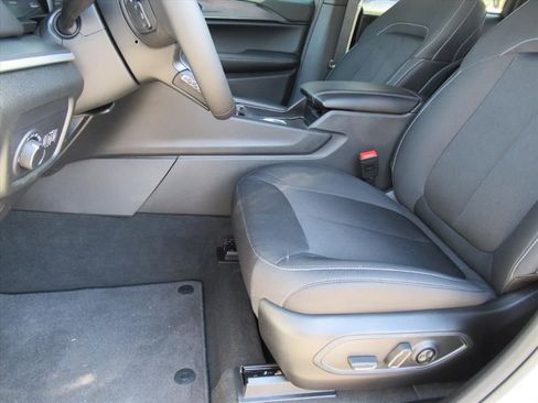 New 2025 Jeep Grand Cherokee Laredo X w/ Luxury Tech Group I image 15