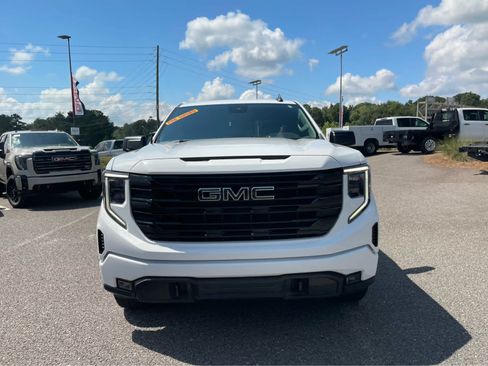 Used 2024 GMC Sierra 1500 Elevation AWD/4WD image 2