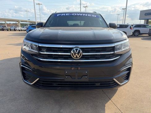 Used 2021 Volkswagen Atlas Cross Sport SE w/ Panoramic Sunroof Package FWD image 4
