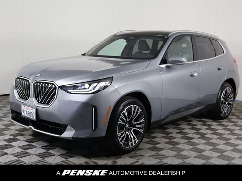 Used 2025 BMW X3 xDrive30i w/ Premium Package image 1