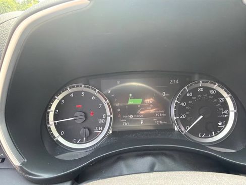Used 2023 Toyota Highlander XLE FWD image 17