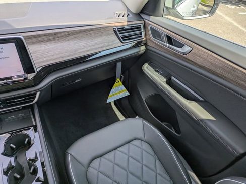 New 2026 Volkswagen Atlas SEL Premium R-Line AWD/4WD image 17