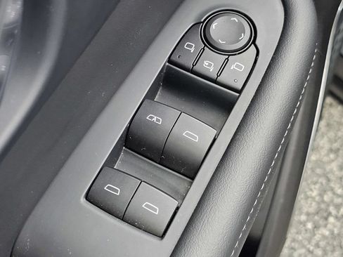 Used 2025 Buick Enclave Preferred FWD image 33