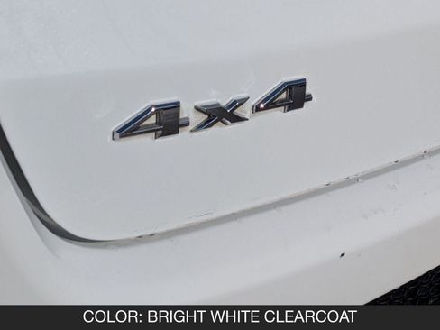 Used 2023 Jeep Compass Latitude image 12