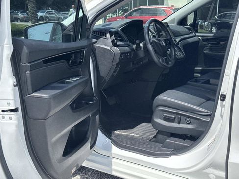 Used 2023 Honda Odyssey Touring image 13