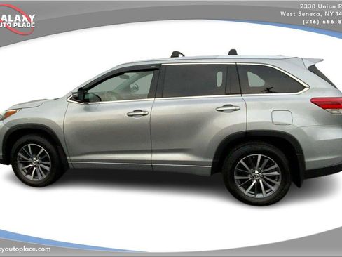Used 2017 Toyota Highlander XLE AWD/4WD image 8