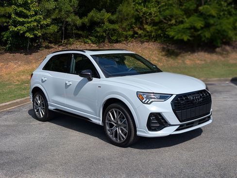 Used 2025 Audi Q3 2.0T Premium Plus w/ Premium Plus Package AWD/4WD image 11