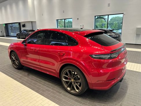 Used 2021 Porsche Cayenne GTS AWD/4WD image 2