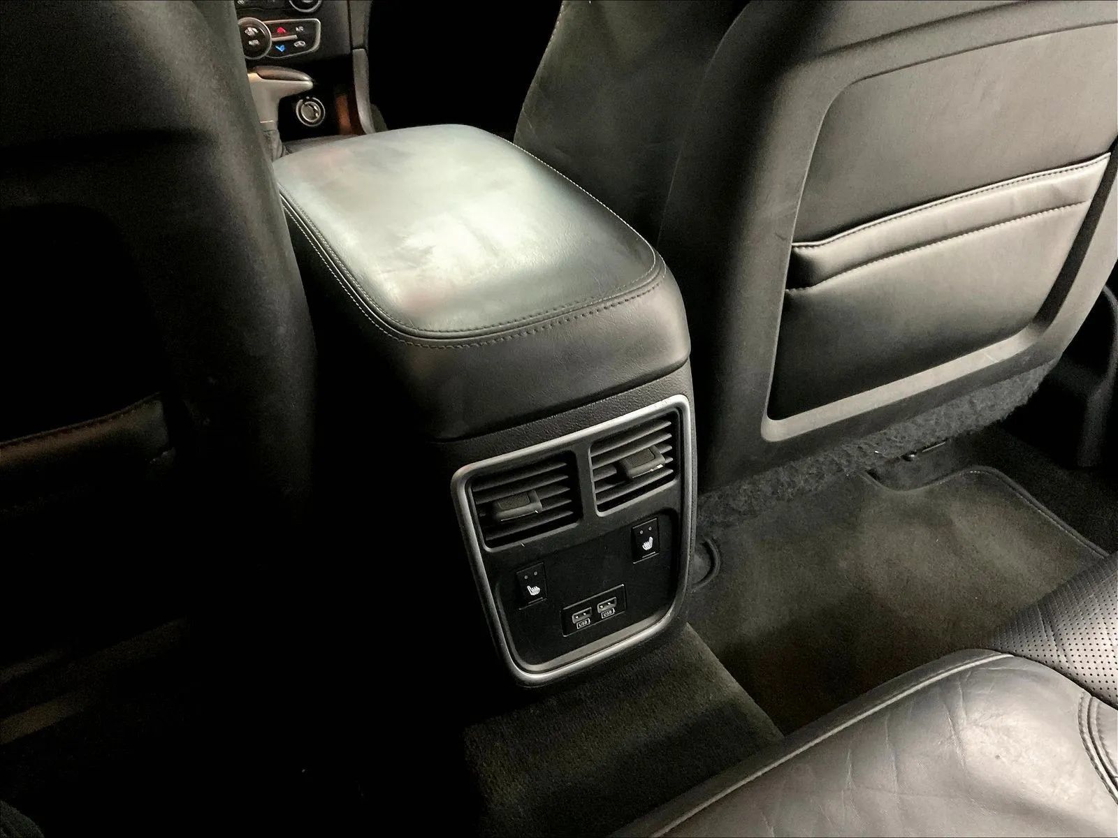 Used 2016 Dodge Charger SRT RWD image 18