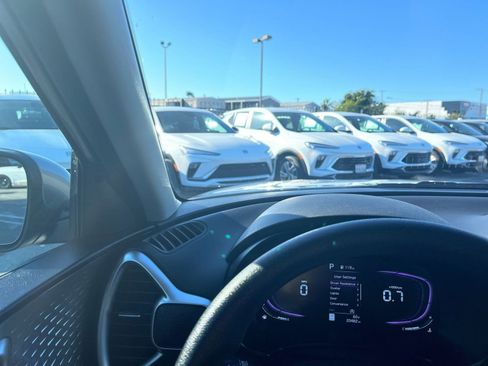 Used 2025 Kia Soul LX w/ LX Technology Package image 34