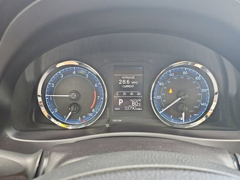 Used 2017 Toyota Corolla LE FWD image 24