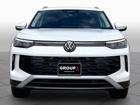 New 2026 Volkswagen Tiguan SE AWD/4WD image 3