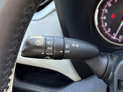 Used 2023 Toyota RAV4 XLE Premium AWD/4WD image 27