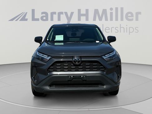 Used 2025 Toyota RAV4 LE AWD/4WD image 8