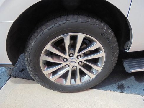 Used 2018 Ford Expedition Max Limited w/ Equipment Group 301A image 37