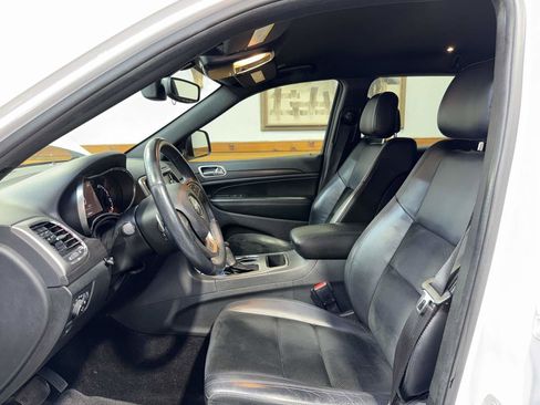 Used 2017 Jeep Grand Cherokee Altitude image 16