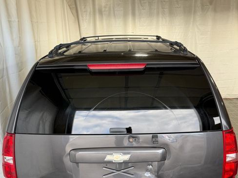 Used 2010 Chevrolet Suburban LT AWD/4WD image 6