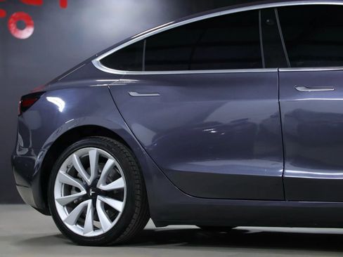 Used 2019 Tesla Model 3 Standard Range Plus image 10