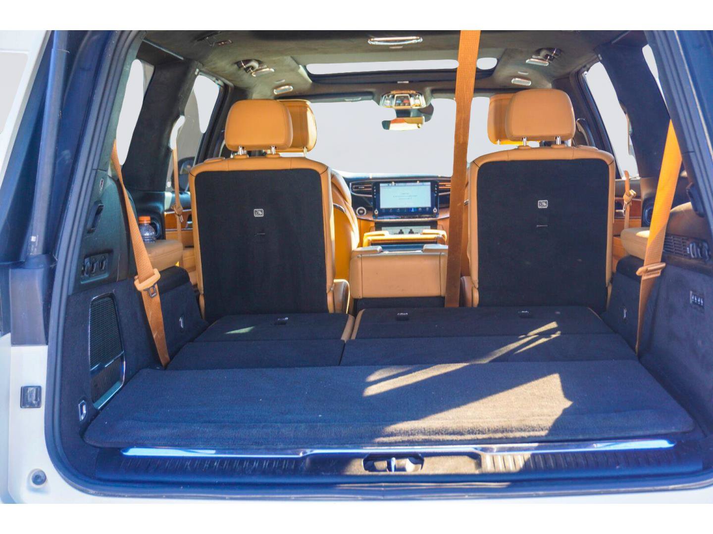 Used 2022 Jeep Grand Wagoneer Series III AWD/4WD image 11