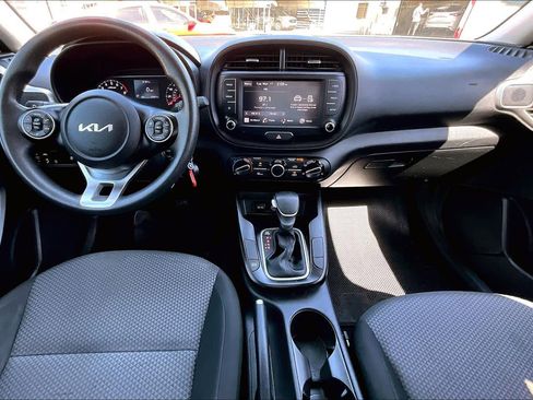 Used 2022 Kia Soul LX w/ Technology Package image 16