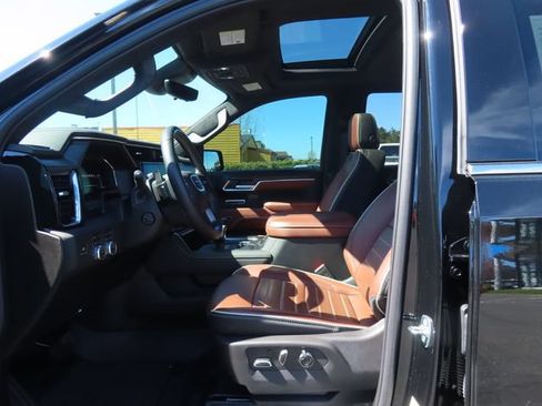 Used 2025 GMC Sierra 1500 Denali Ultimate AWD/4WD image 18