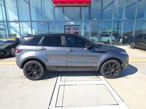Used 2016 Land Rover Range Rover Evoque SE Premium image 4