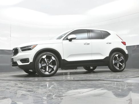 Used 2019 Volvo XC40 T5 Momentum AWD/4WD image 25