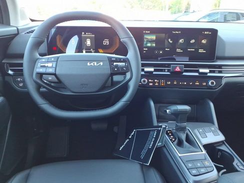 New 2026 Kia Sportage EX FWD image 11